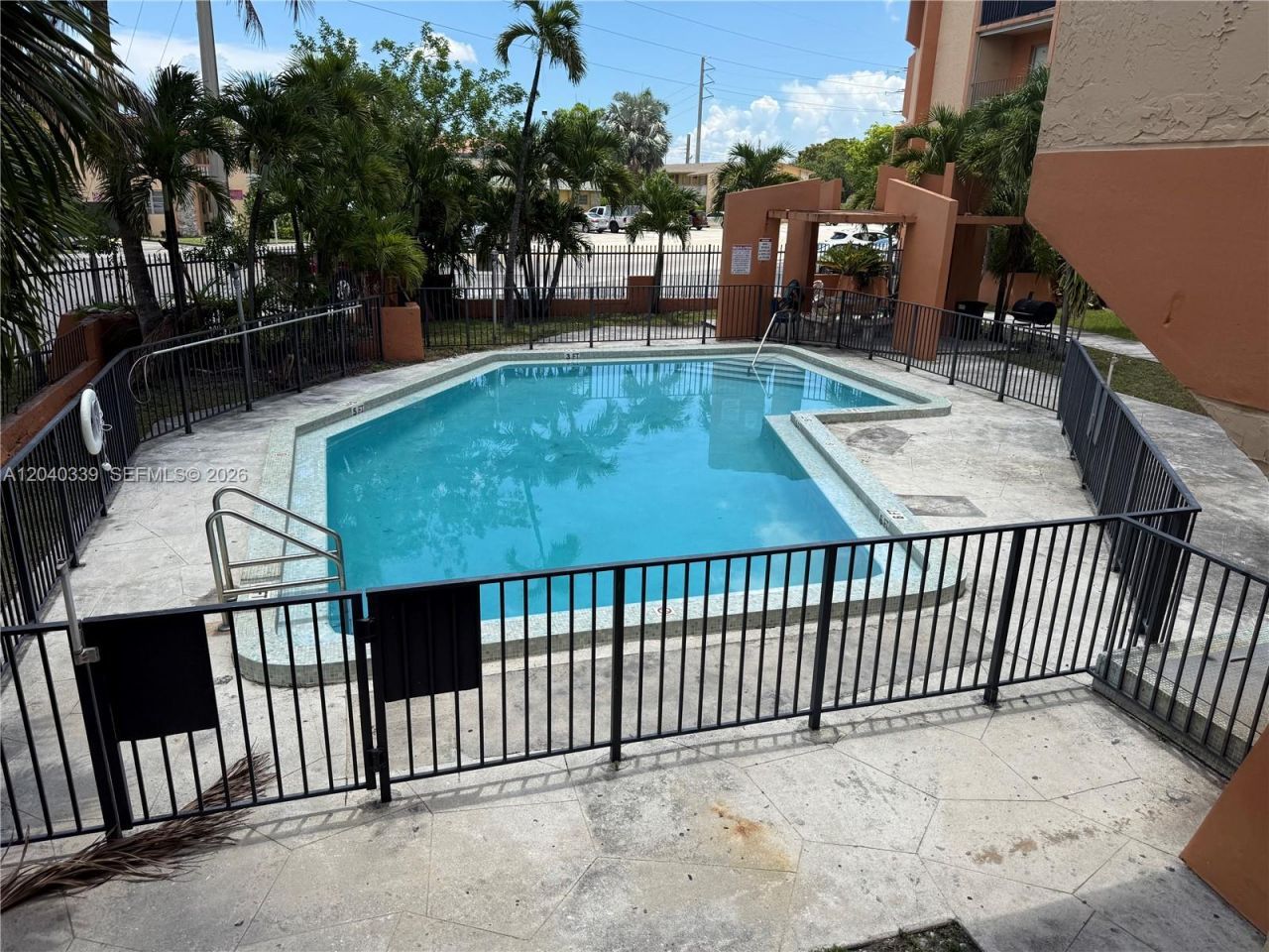 6780 W 2nd Ct, Unit 212, Hialeah, FL 33012 Photo