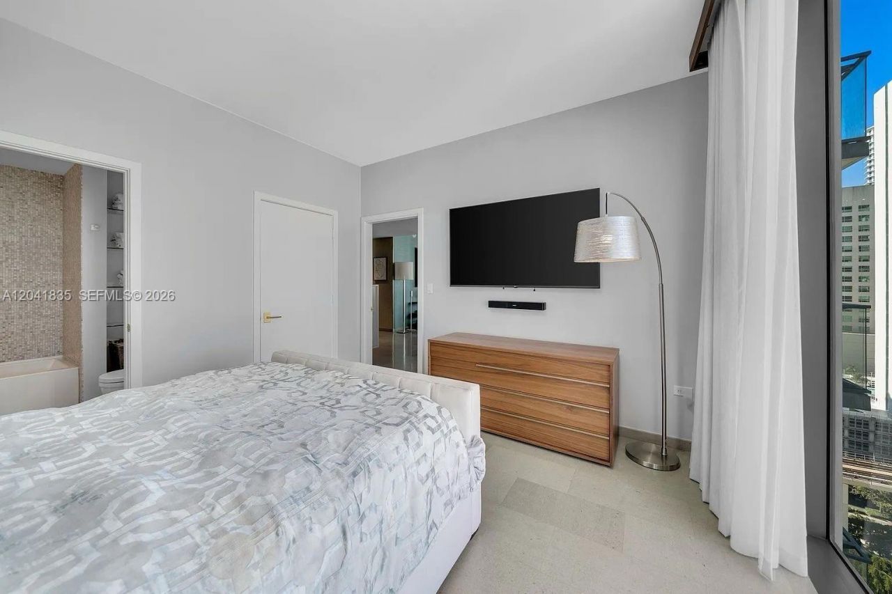 88 SW 7th St , Unit 1212, Miami, FL 33130 Photo