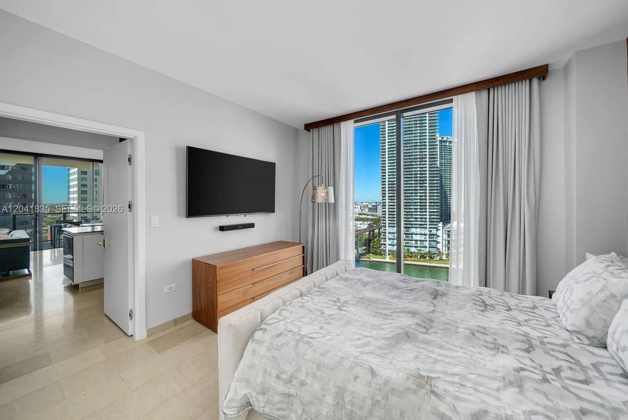88 SW 7th St , Unit 1212, Miami, FL 33130 Photo