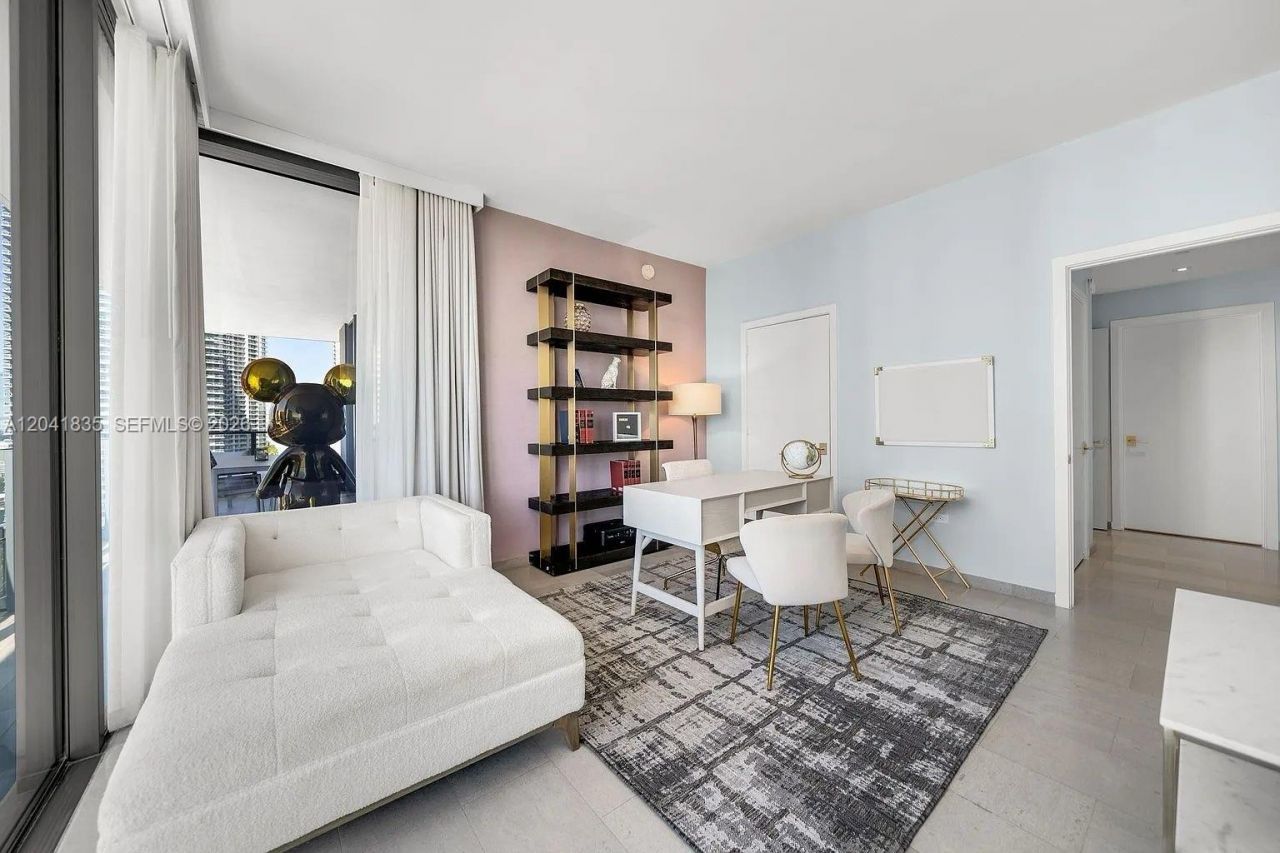 88 SW 7th St , Unit 1212, Miami, FL 33130 Photo
