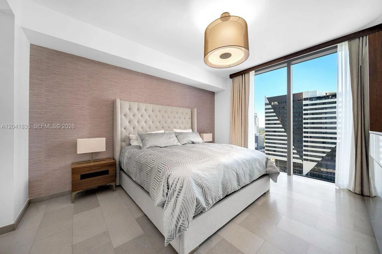 88 SW 7th St , Unit 1212, Miami, FL 33130 Photo