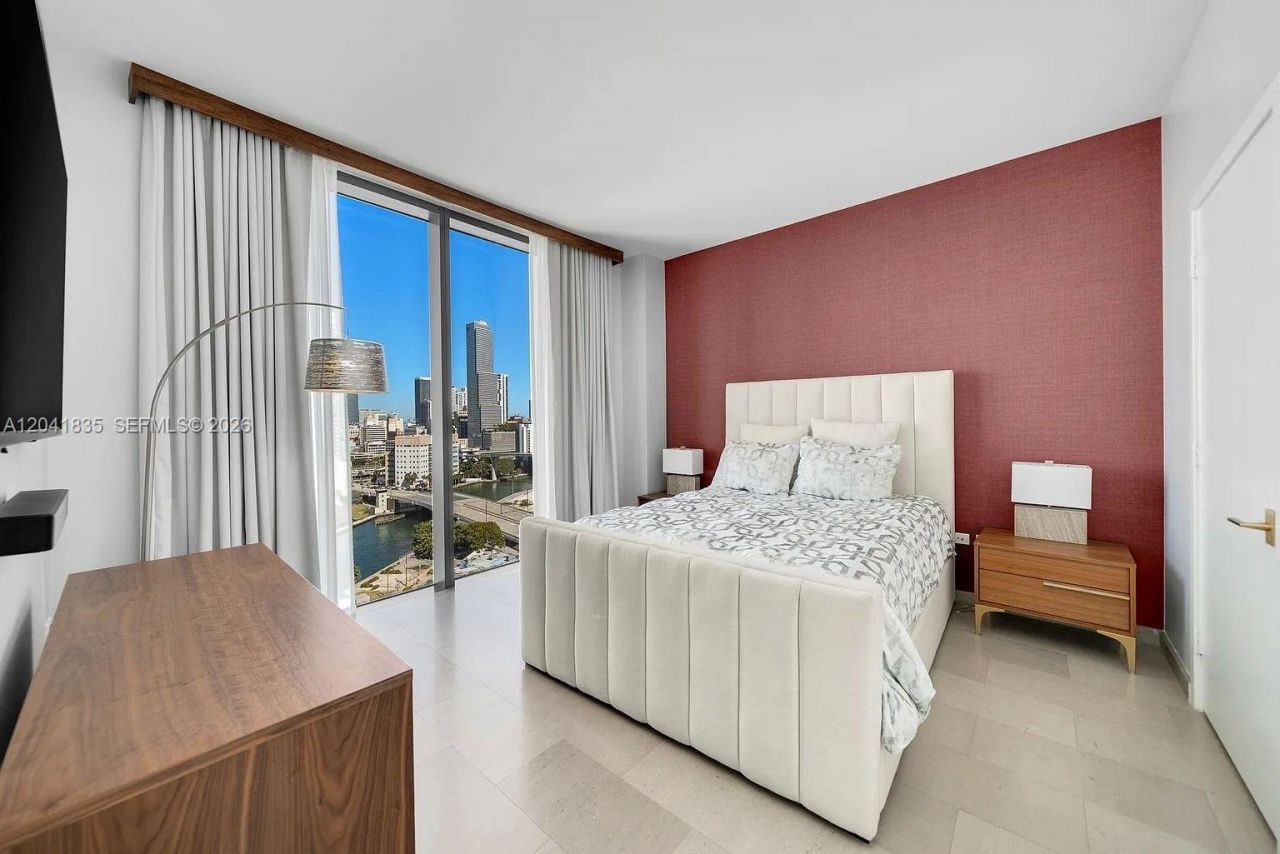 88 SW 7th St , Unit 1212, Miami, FL 33130 Photo