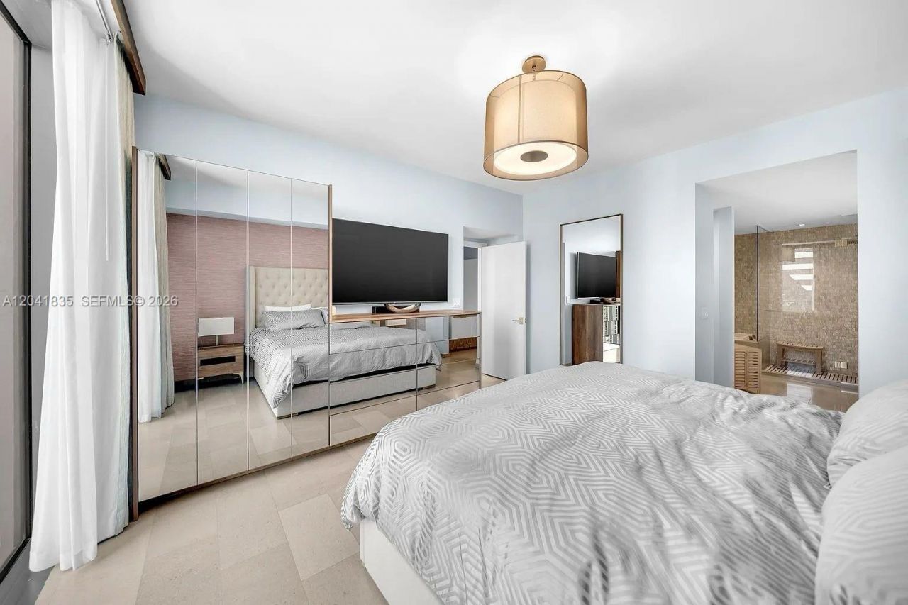 88 SW 7th St , Unit 1212, Miami, FL 33130 Photo