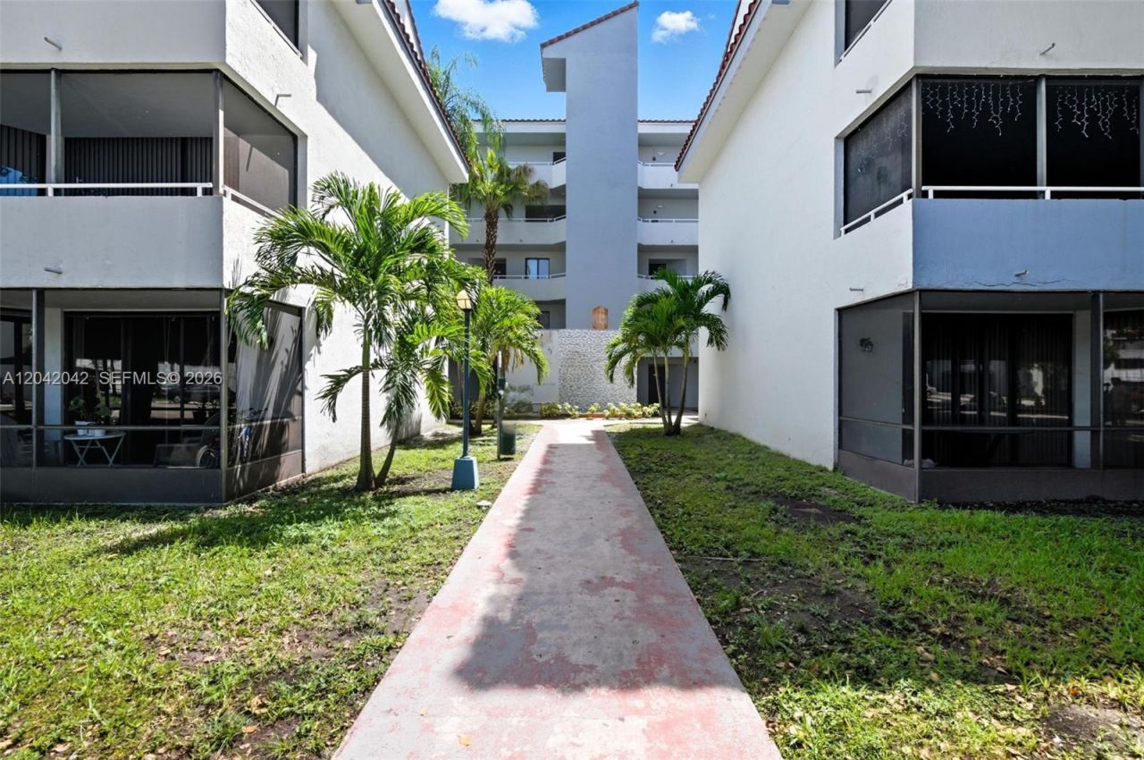 8365 SW 152nd Ave , Unit C-417, Miami, FL 33193 Photo