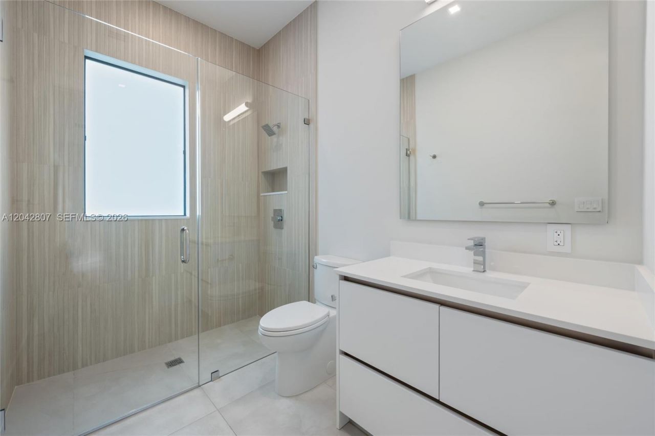 2747 SW 23rd Ter, Miami, FL 33145 Photo