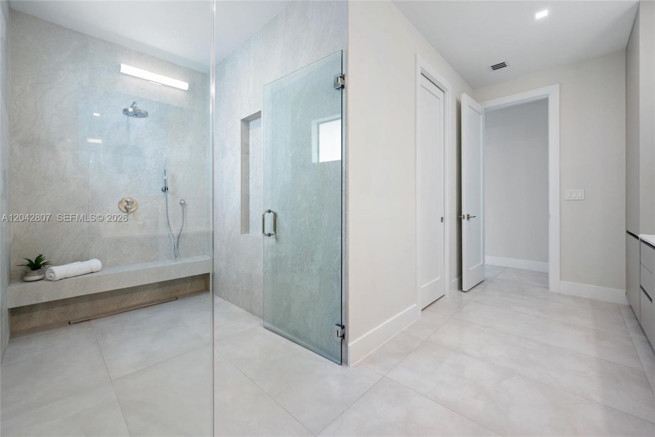 2747 SW 23rd Ter, Miami, FL 33145 Photo