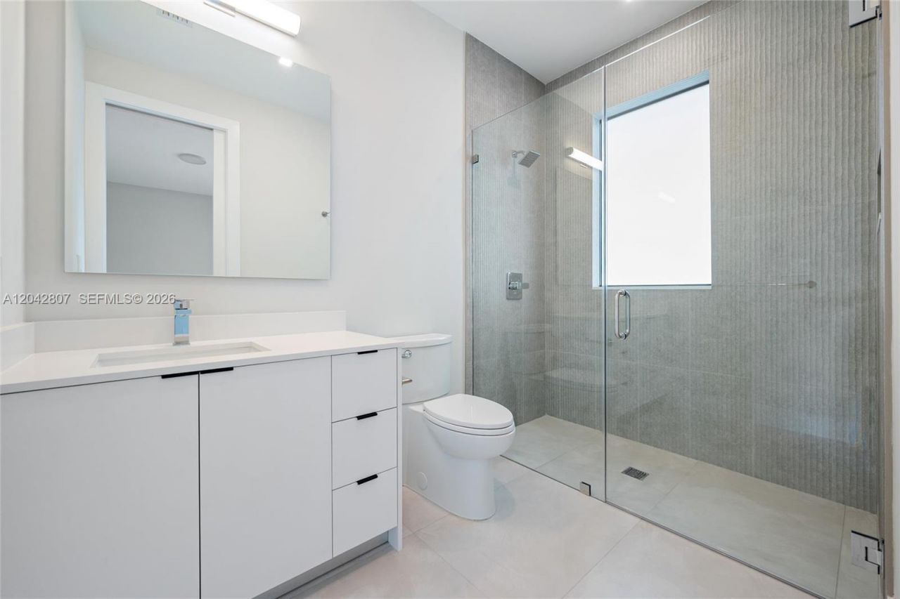 2747 SW 23rd Ter, Miami, FL 33145 Photo