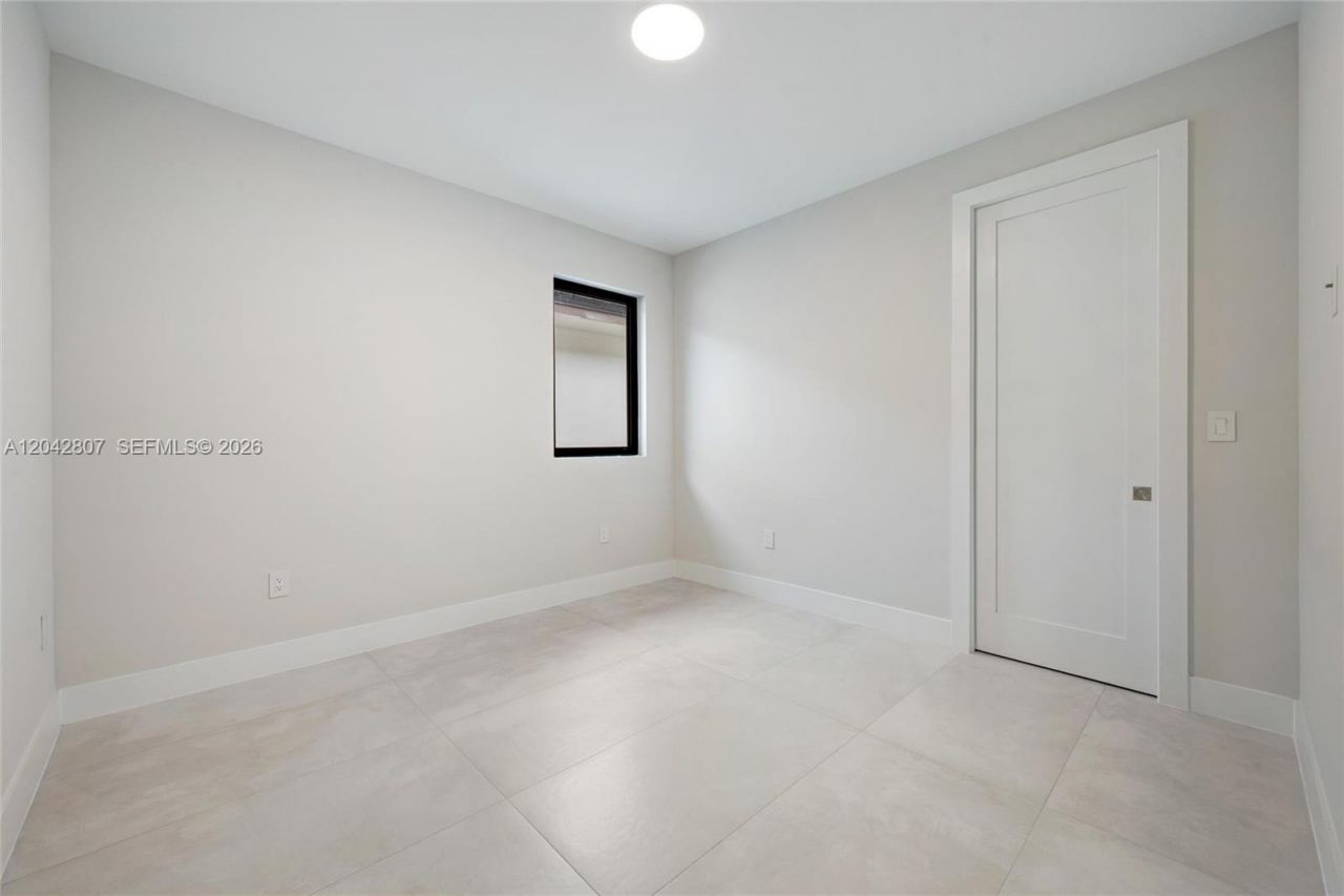 2747 SW 23rd Ter, Miami, FL 33145 Photo
