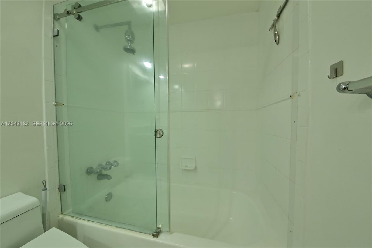 6900 N Kendall Dr, Unit A209, Pinecrest, FL 33156 Photo