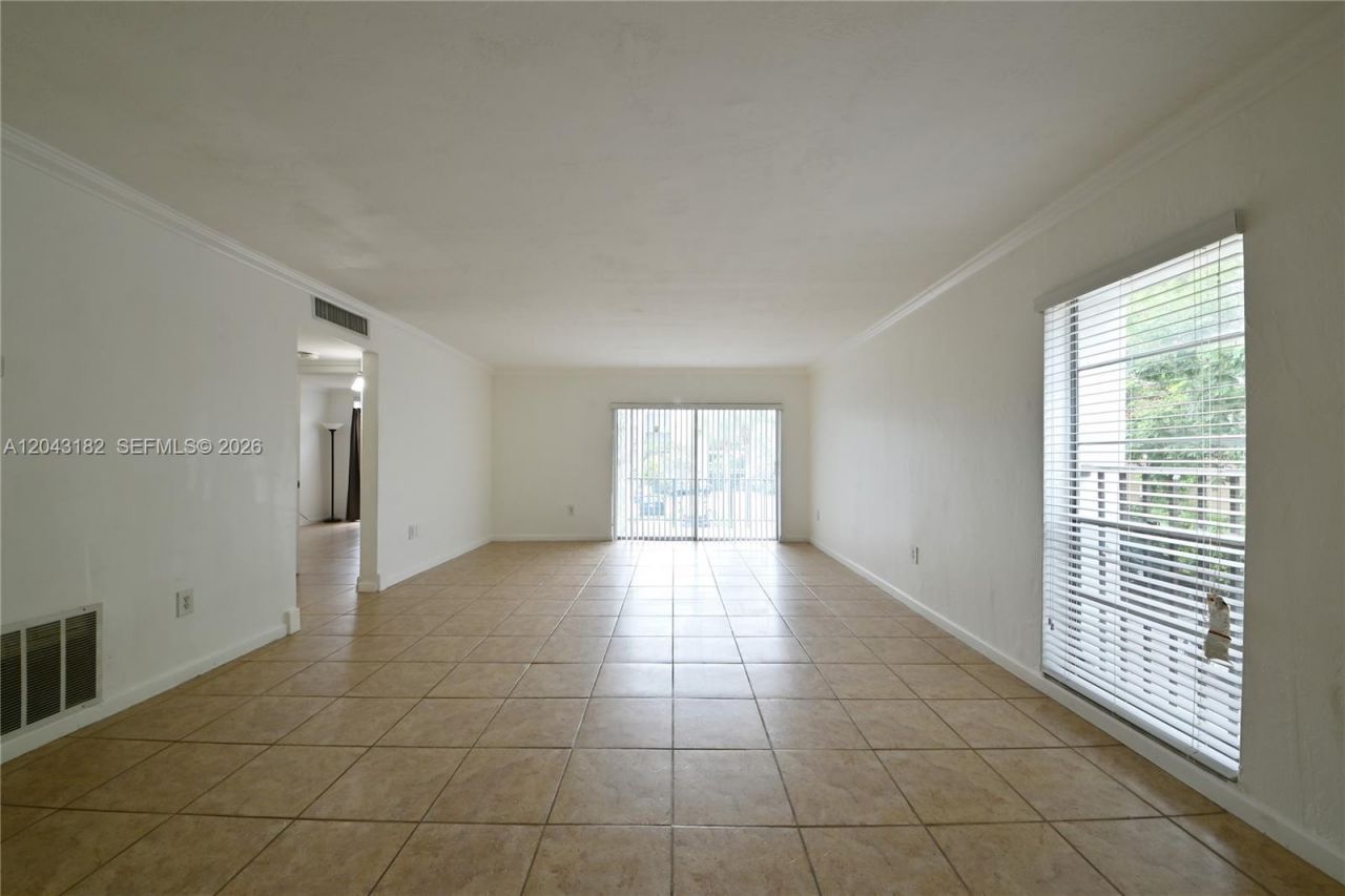 6900 N Kendall Dr, Unit A209, Pinecrest, FL 33156 Photo