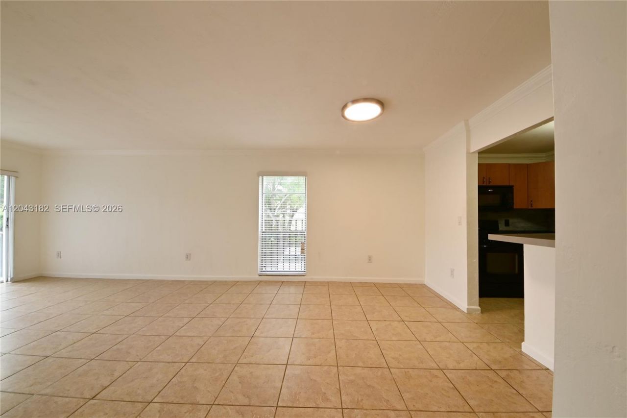 6900 N Kendall Dr, Unit A209, Pinecrest, FL 33156 Photo