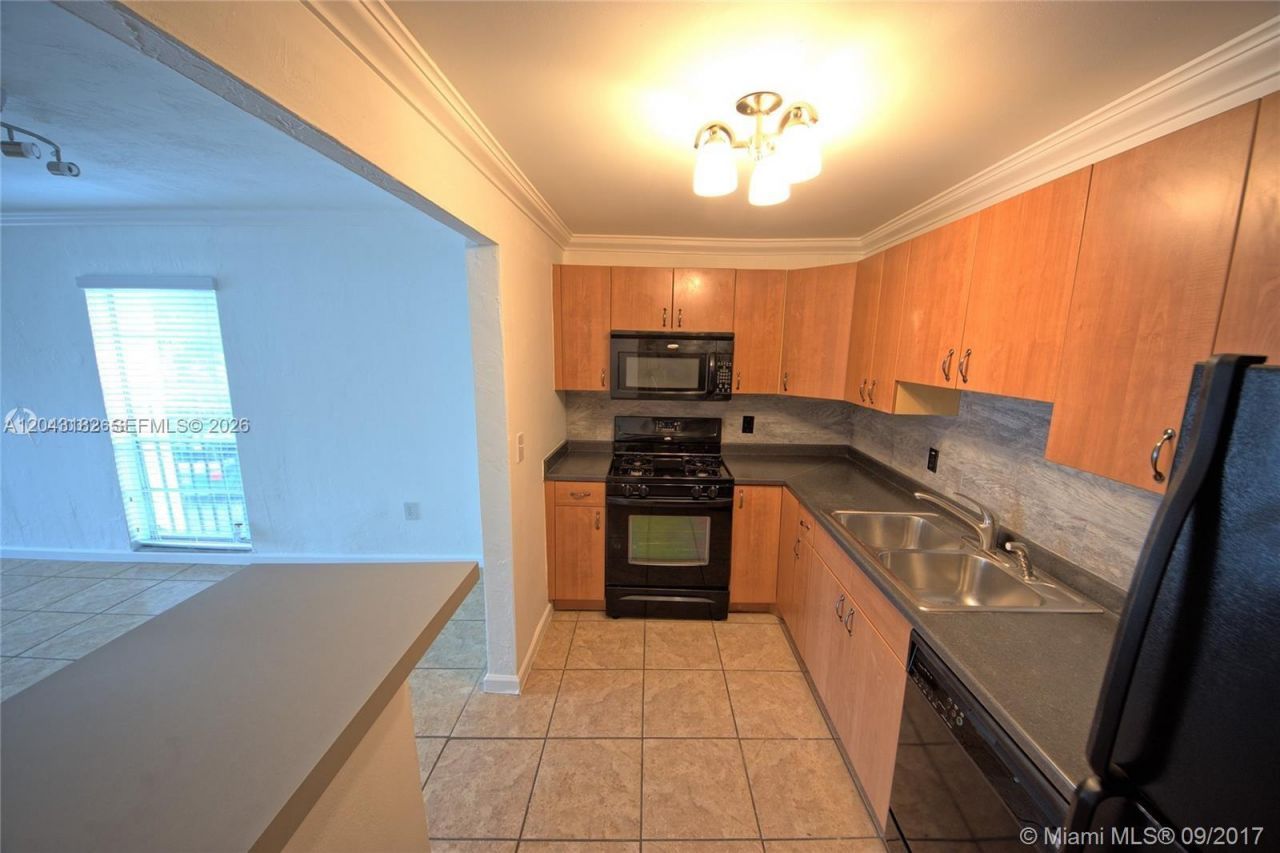 6900 N Kendall Dr , Unit A209, Pinecrest, FL 33156 Photo