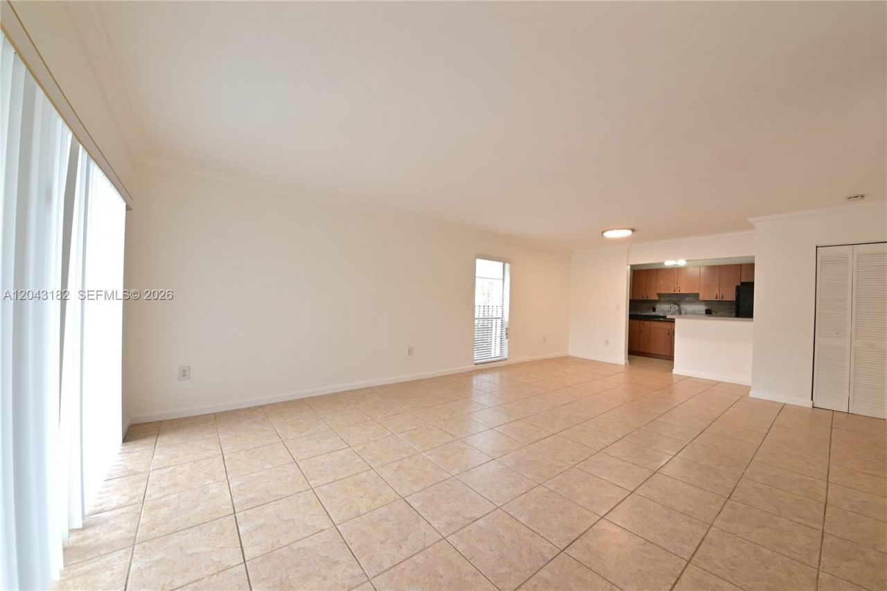 6900 N Kendall Dr, Unit A209, Pinecrest, FL 33156 Photo