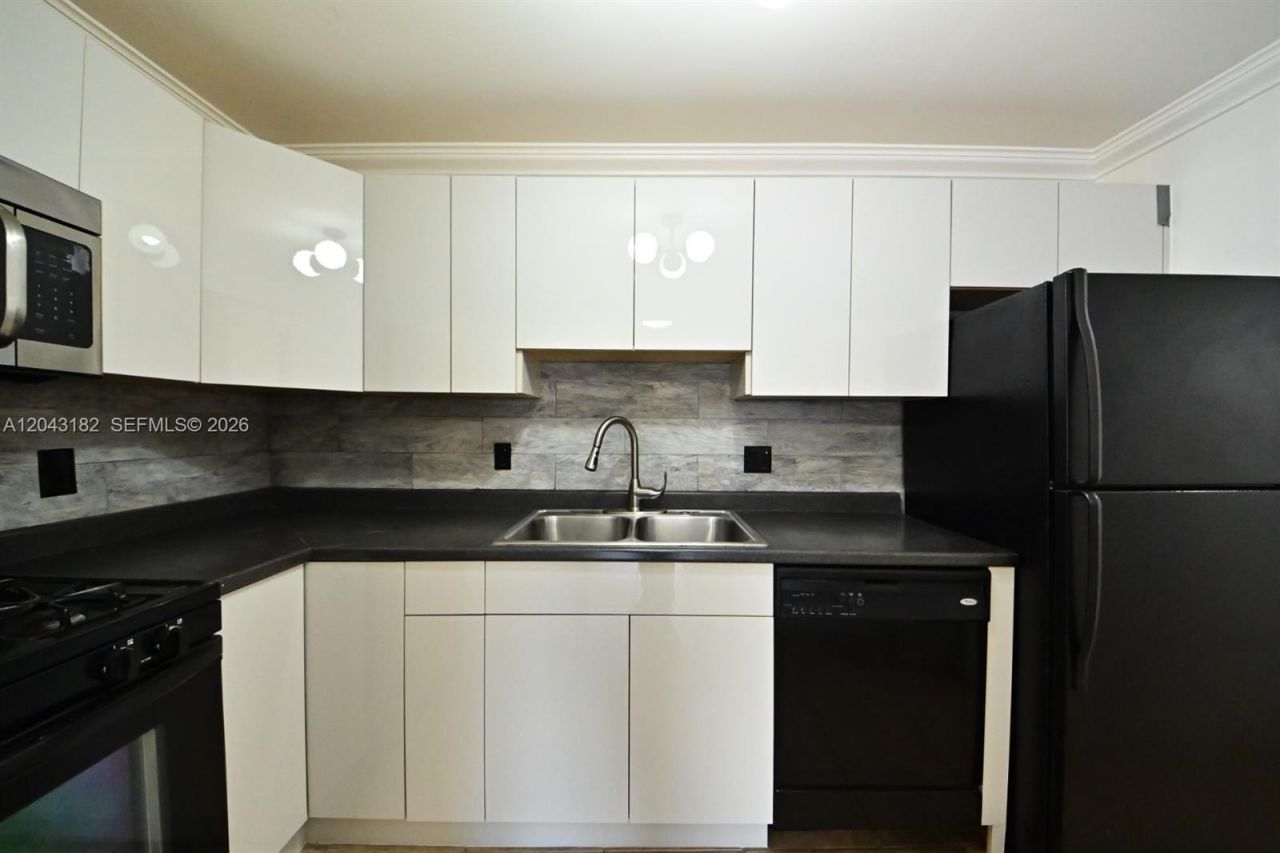 6900 N Kendall Dr, Unit A209, Pinecrest, FL 33156 Photo