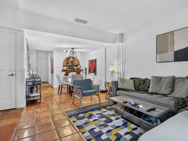 6705 N Kendall Dr, Unit 312, Pinecrest, FL 33156