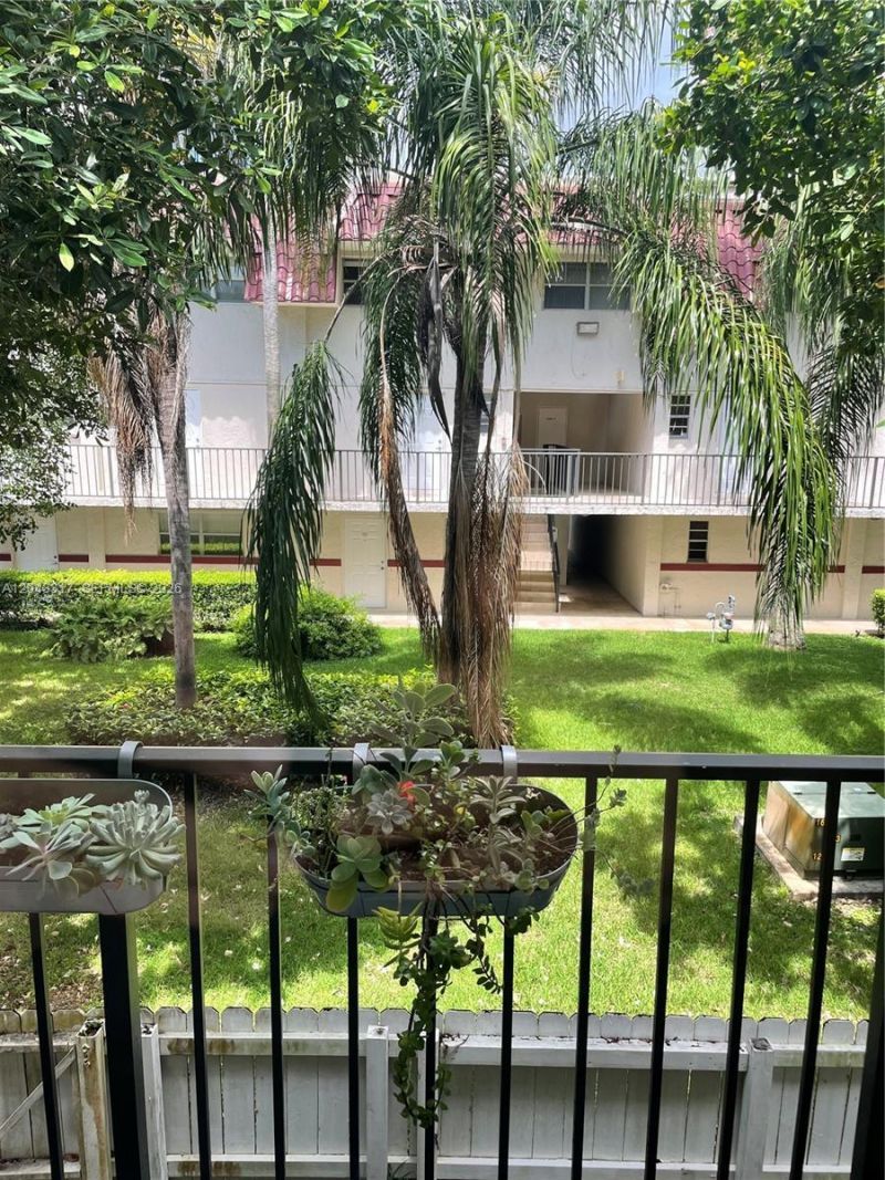 6705 N Kendall Dr, Unit 312, Pinecrest, FL 33156 Photo