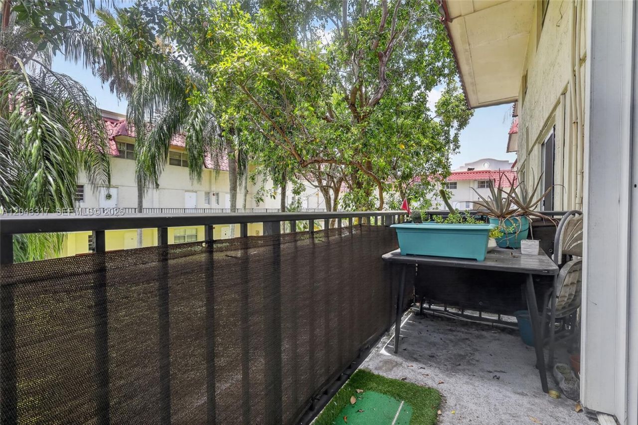 6705 N Kendall Dr, Unit 312, Pinecrest, FL 33156 Photo