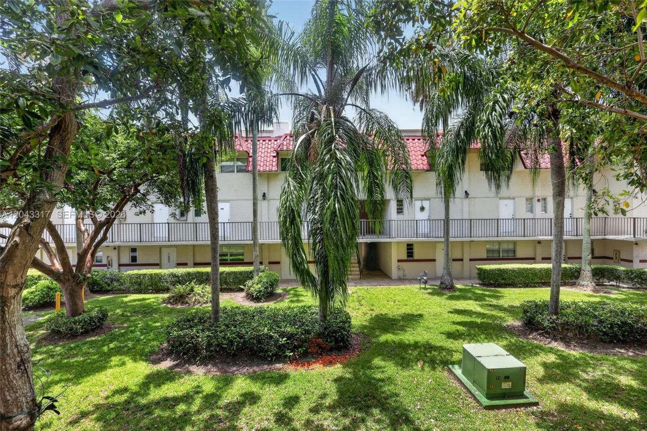 6705 N Kendall Dr, Unit 312, Pinecrest, FL 33156 Photo