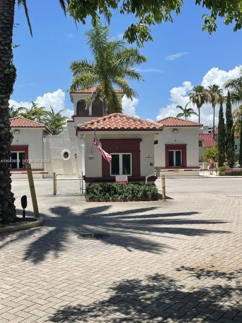 6705 N Kendall Dr, Unit 312, Pinecrest, FL 33156 Photo