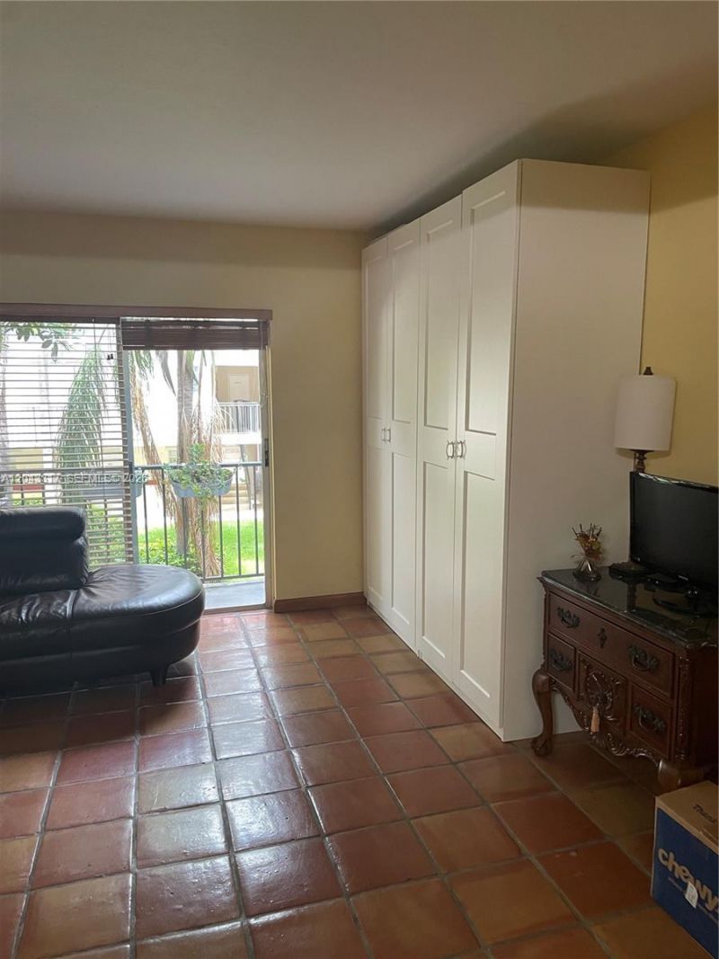 6705 N Kendall Dr, Unit 312, Pinecrest, FL 33156 Photo