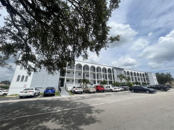 Unit 104, North Miami, FL 33161