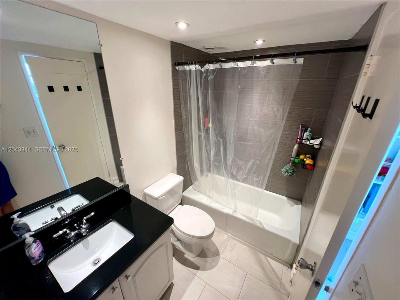 3801 S Ocean Dr , Unit 11M, Hollywood, FL 33019 Photo