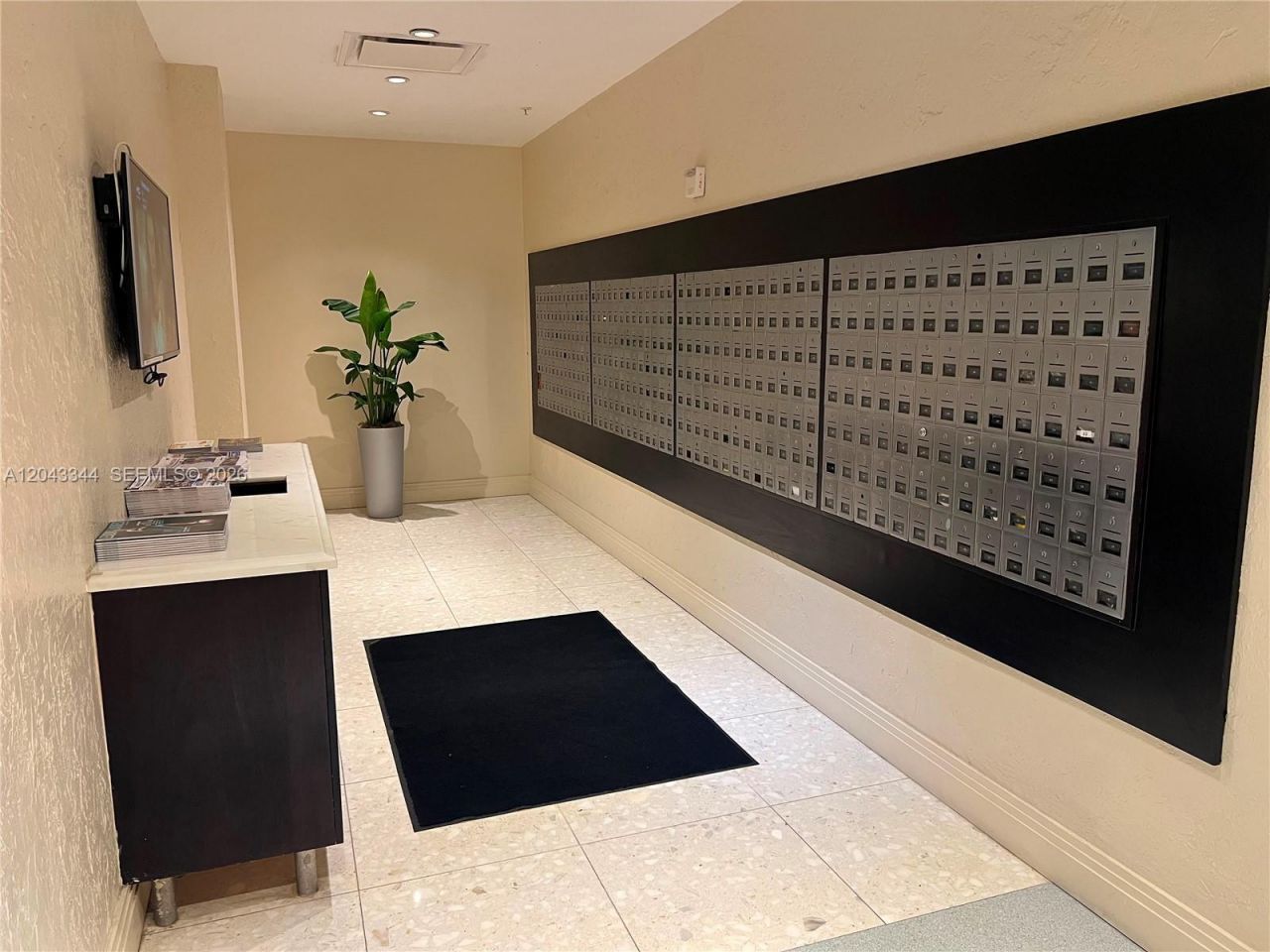 3801 S Ocean Dr , Unit 11M, Hollywood, FL 33019 Photo