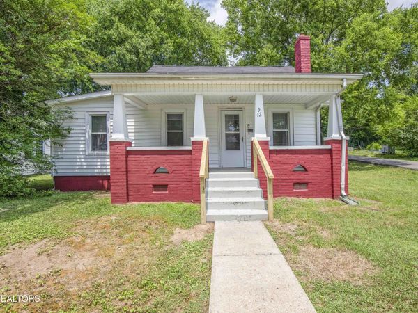 912 Medaris St, Clinton, TN 37716