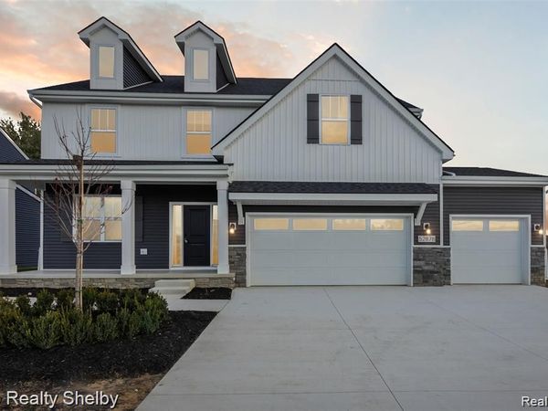 52060 Wellington Valley, Macomb Twp, MI 48042