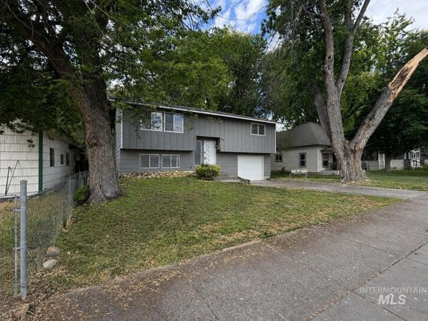385 S 5th East, Mountain Home, ID 83647