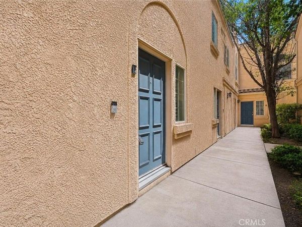 25238 Steinbeck Avenue, Unit E, Stevenson Ranch, CA 91381