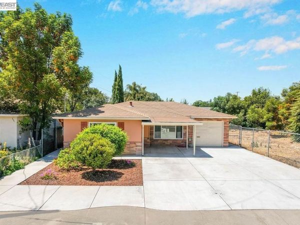 33327 2Nd St, Union City, CA 94587