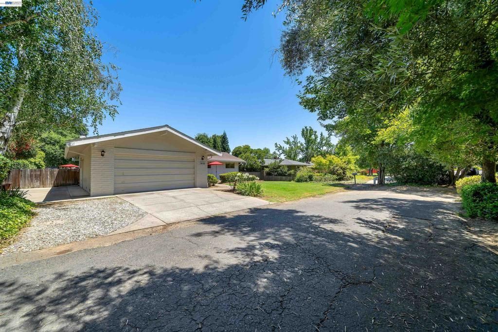 1600 Copenhagen Way, Carmichael, CA 95608 Main Photo