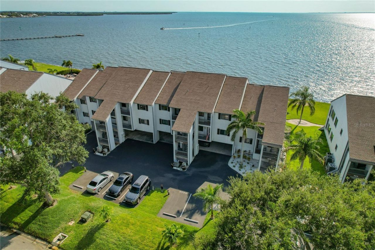 818 Bahia Del Sol Drive , Unit 29, Ruskin, FL 33570 Main Photo