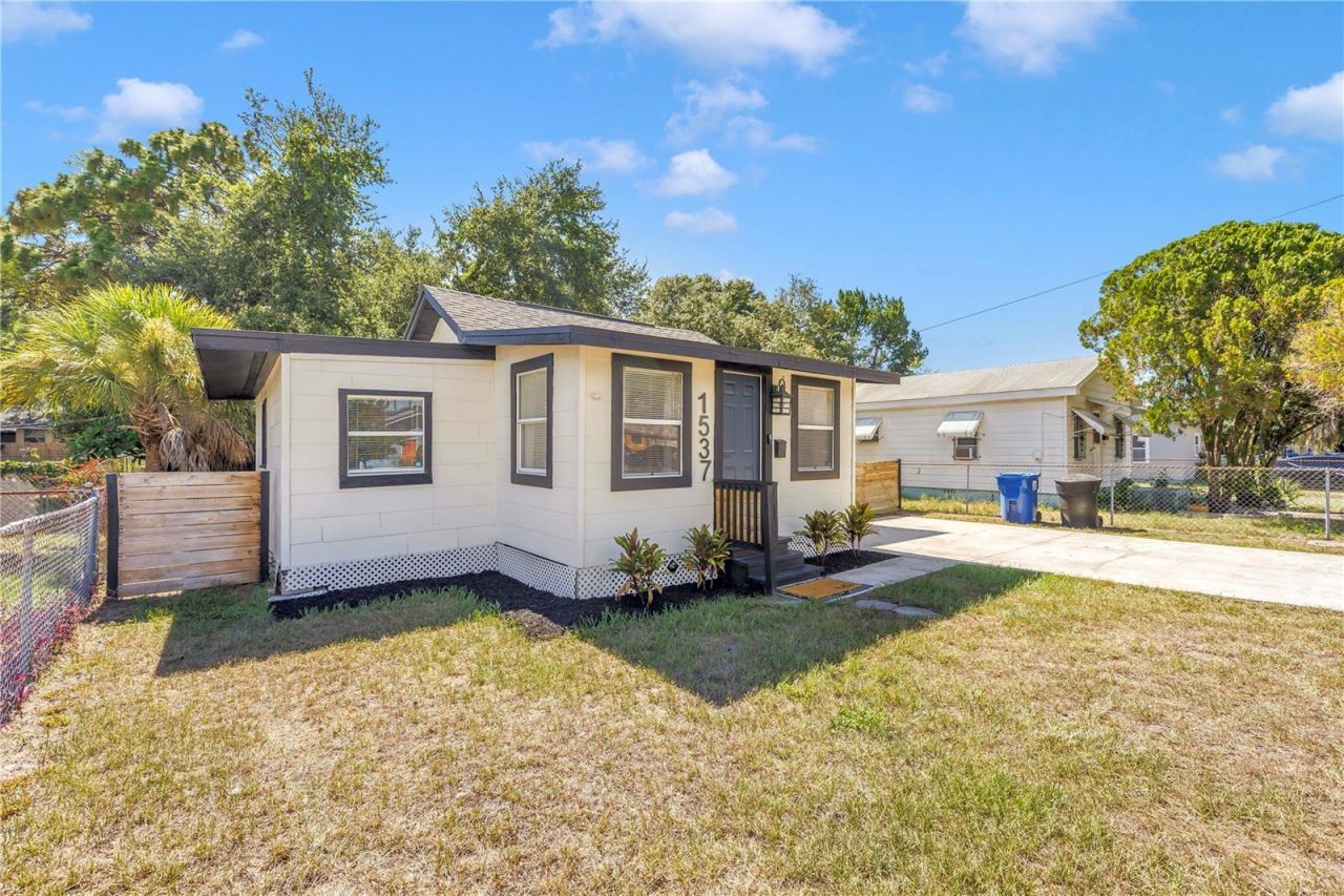 1537 39th Street S, Saint Petersburg, FL 33711 Main Photo