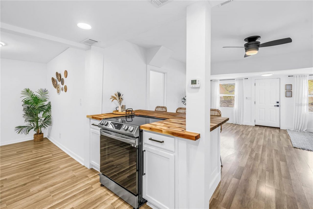 1537 39th Street S, Saint Petersburg, FL 33711 Photo