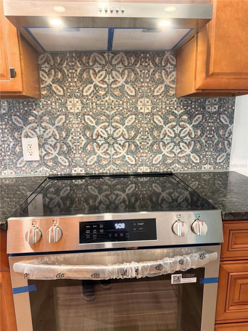 870 86th Avenue N, Saint Petersburg, FL 33702 Photo