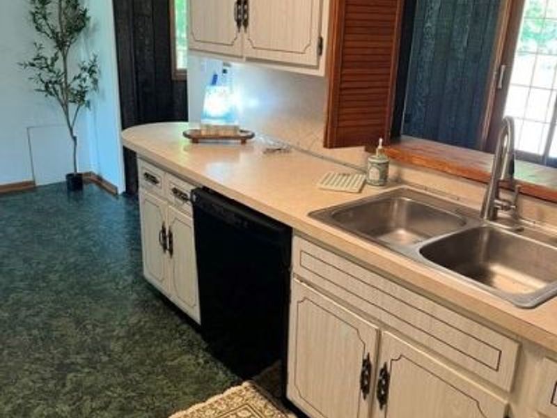 8363 Abbey Road, North Royalton, OH 44133 Photo 7