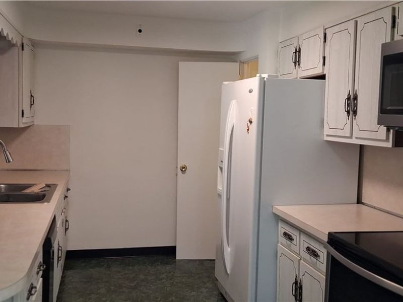 8363 Abbey Road, North Royalton, OH 44133 Photo 9