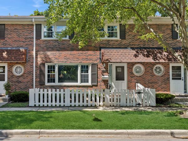1120 Superior Street, Oak Park, IL 60302