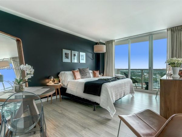 2889 Mcfarlane Rd, Unit 1811, Miami, FL 33133