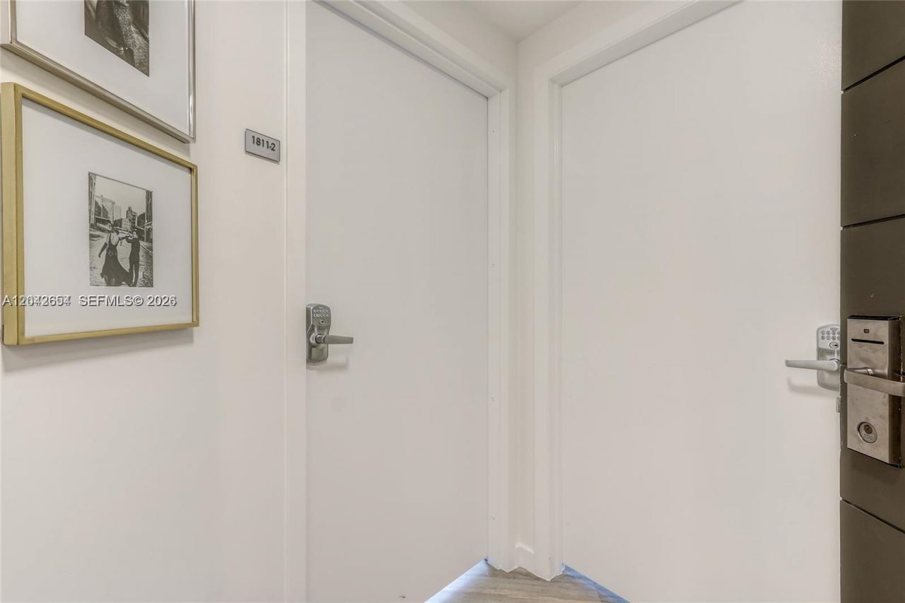 2889 Mcfarlane Rd , Unit 1811, Miami, FL 33133 Photo