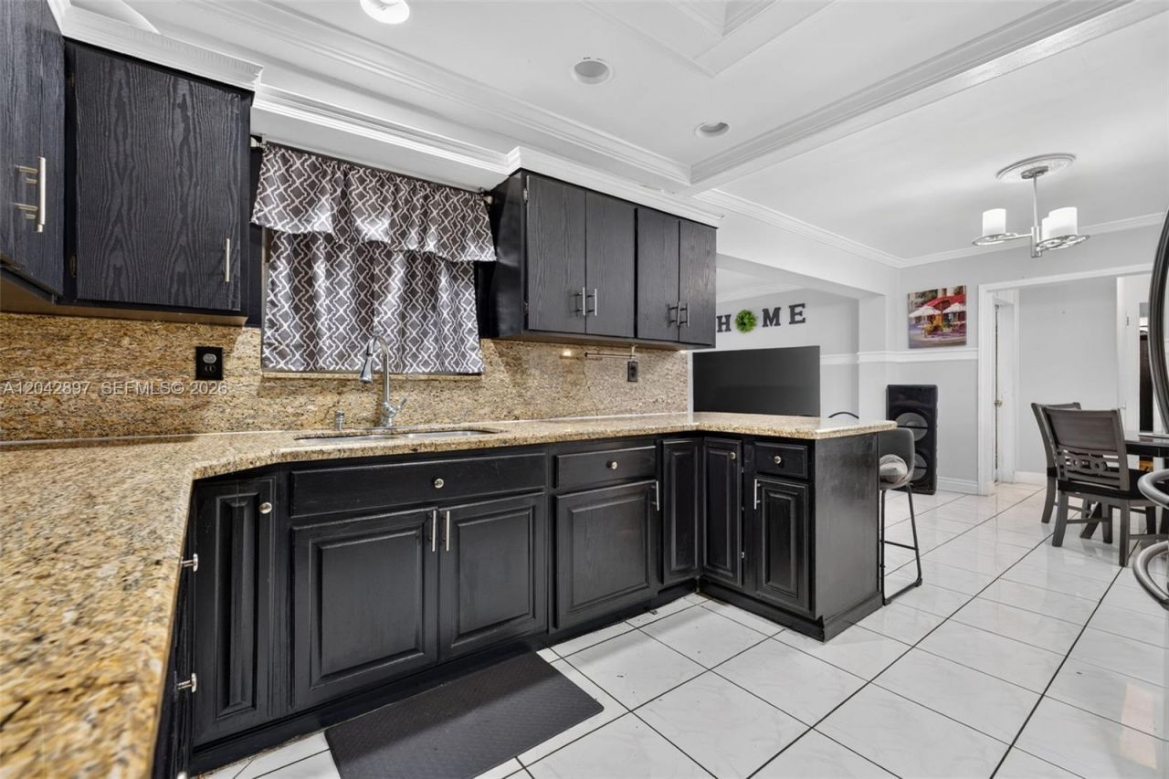 7551 Indigo St , Miramar, FL 33023 Photo