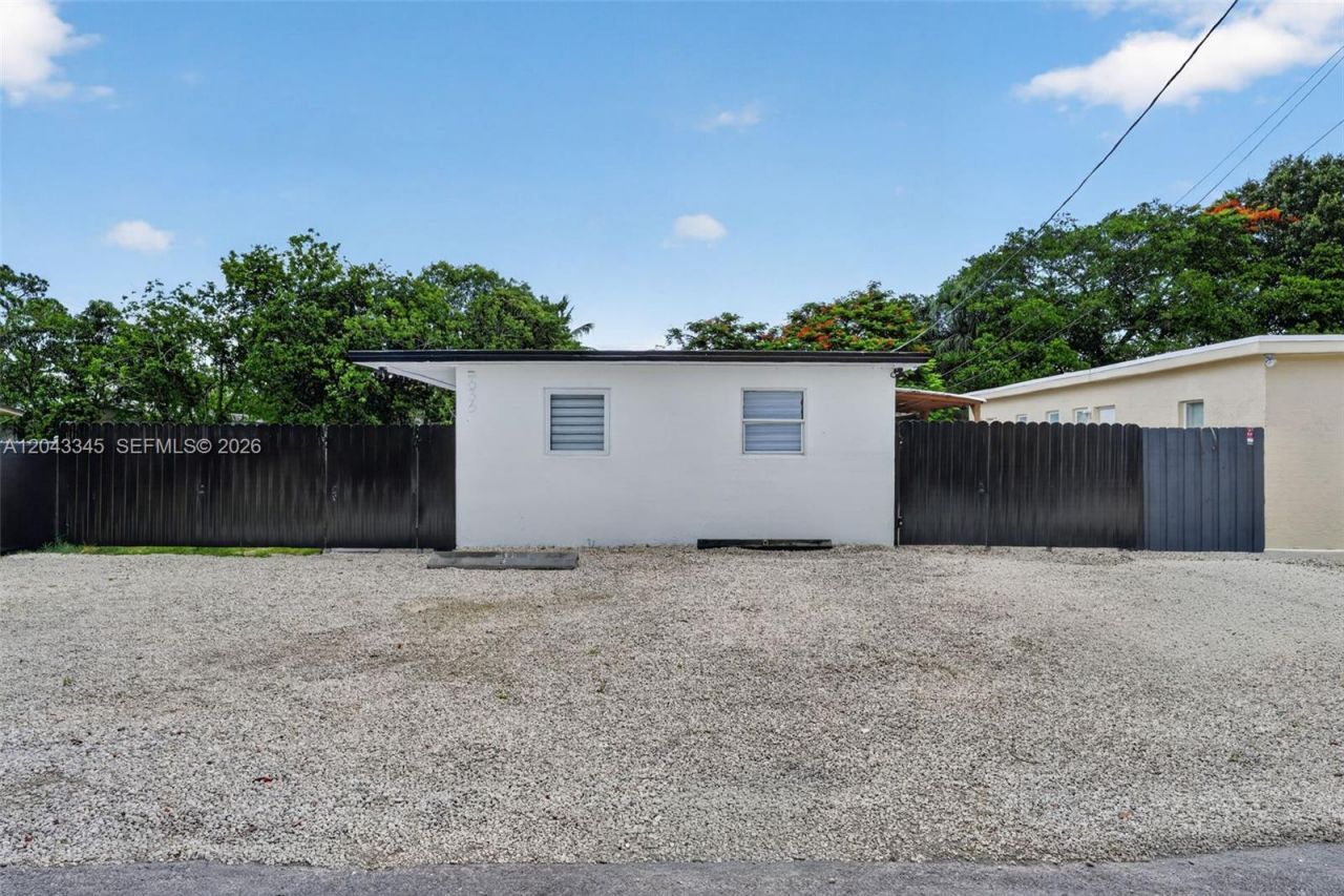 636 NW 14th Ter, Unit 636, Fort Lauderdale, FL 33311 Photo