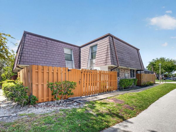 7582 Courtyard Run E, Unit 7582, Boca Raton, FL 33433