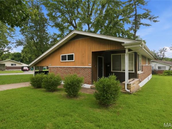 9731 Lanier Drive , St Louis, MO 63136