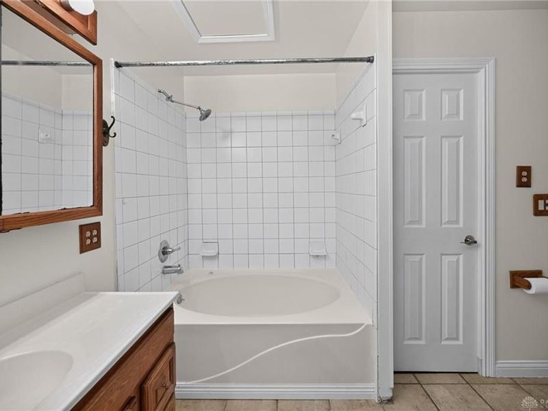 437 Glenrose Lane, Union Township, OH 45244 Photo 16
