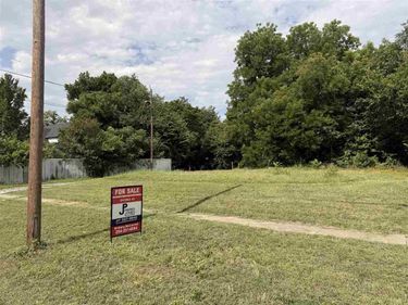 805 SW 5th St, Lawton, OK 73501