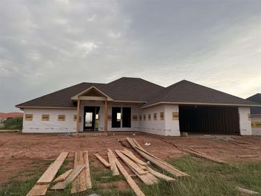 200 Meadowlark Ln, Geronimo, OK 73543