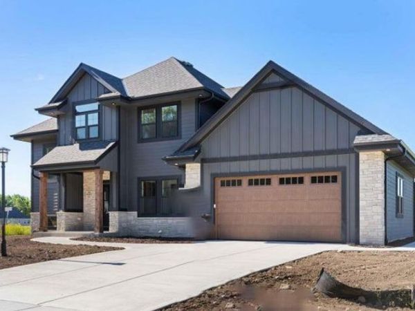 N66W21075 Sweet Clover DRIVE, Menomonee Falls, WI 53051